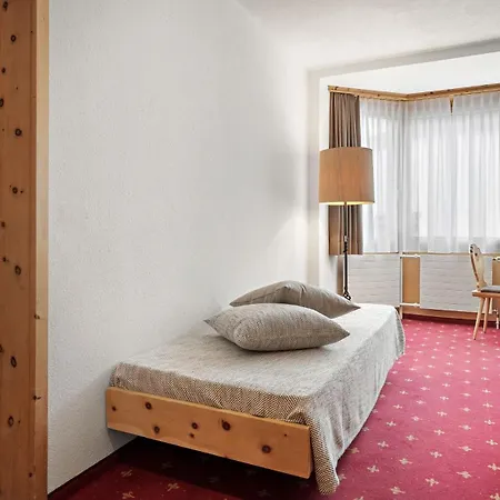 Morosani Posthotel فندق