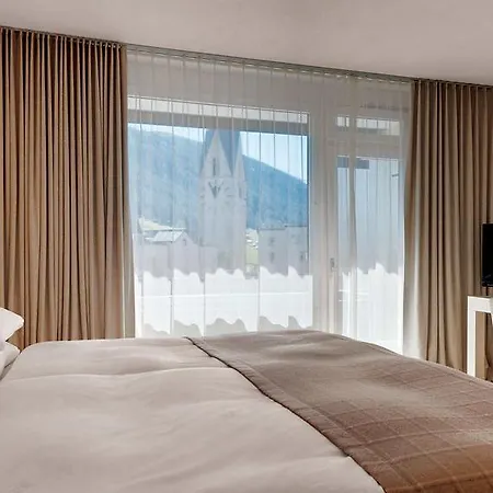 Morosani Posthotel Hotel 4*