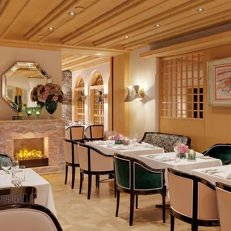 Morosani Posthotel Hotel