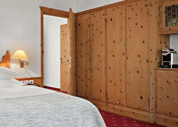 فندق Morosani Posthotel 4*