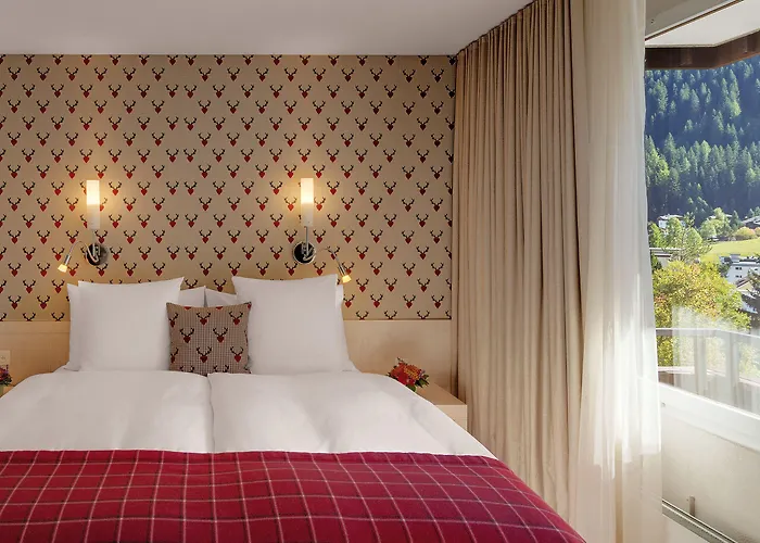 Morosani Posthotel فندق 4*