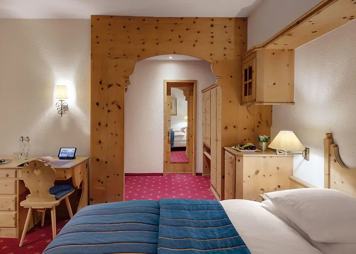 Morosani Posthotel فندق 4*