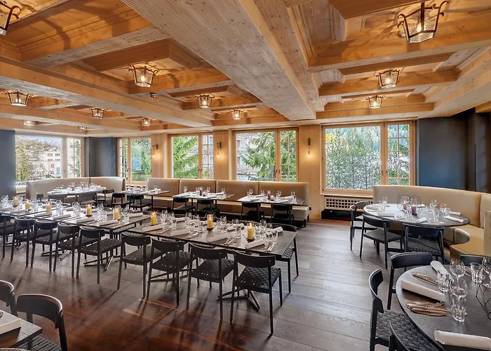 Morosani Posthotel Otel 4*