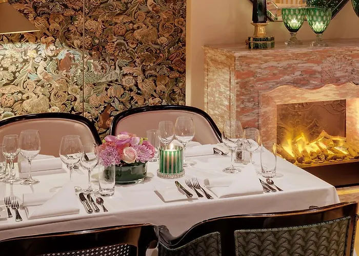 Morosani Posthotel فندق 4*