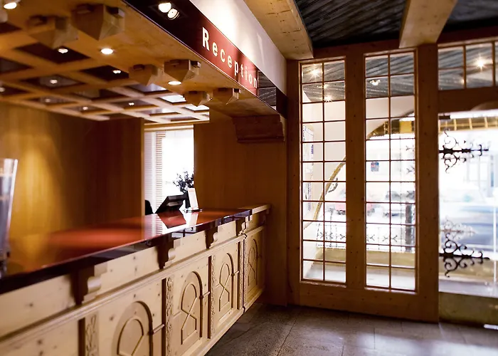 Morosani Posthotel فندق دافوس