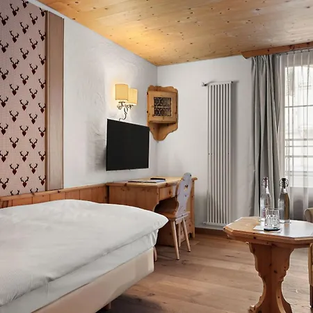 Morosani Posthotel Hotel 4*