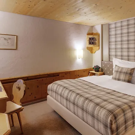 Hotel Morosani Posthotel 4*