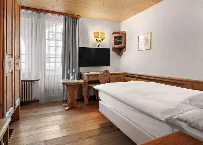 Morosani Posthotel Hotel 4*